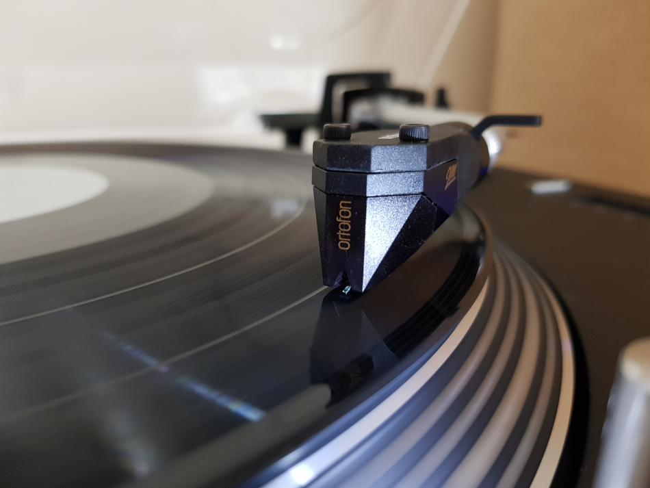 Ortofon
                                                          2M Black